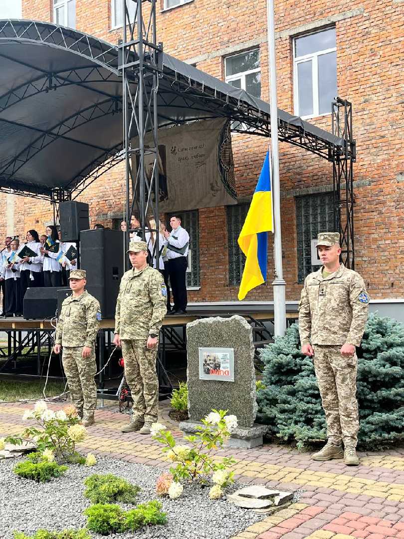 У Шептицькому вшанували місце, де 35 років тому вперше замайорів синьо-жовтий прапор