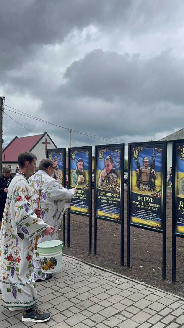 У селі Сілець відкрили Алею Героїв