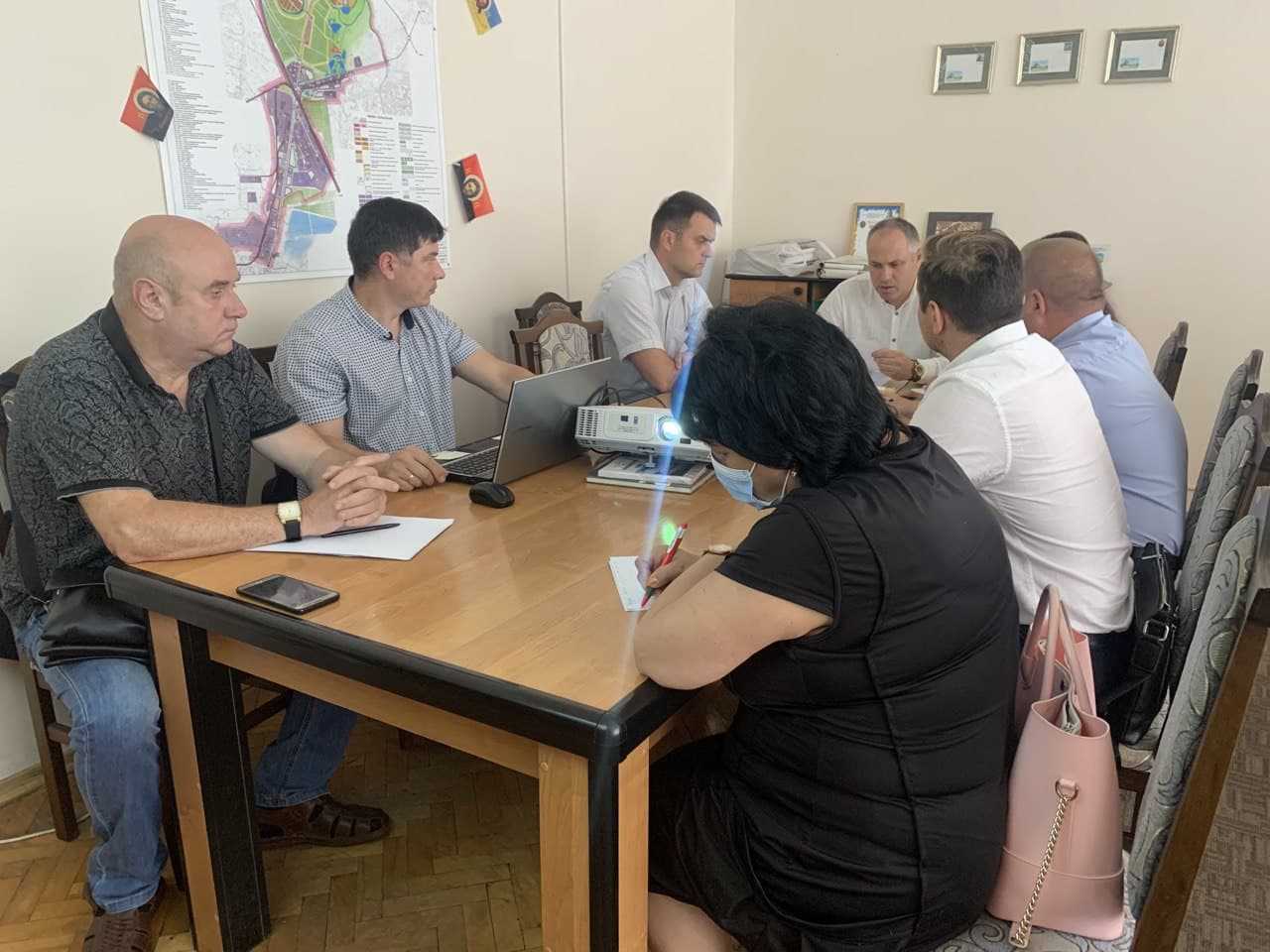 Хто може стати управителем багатоквартирних будинків у Соснівці?