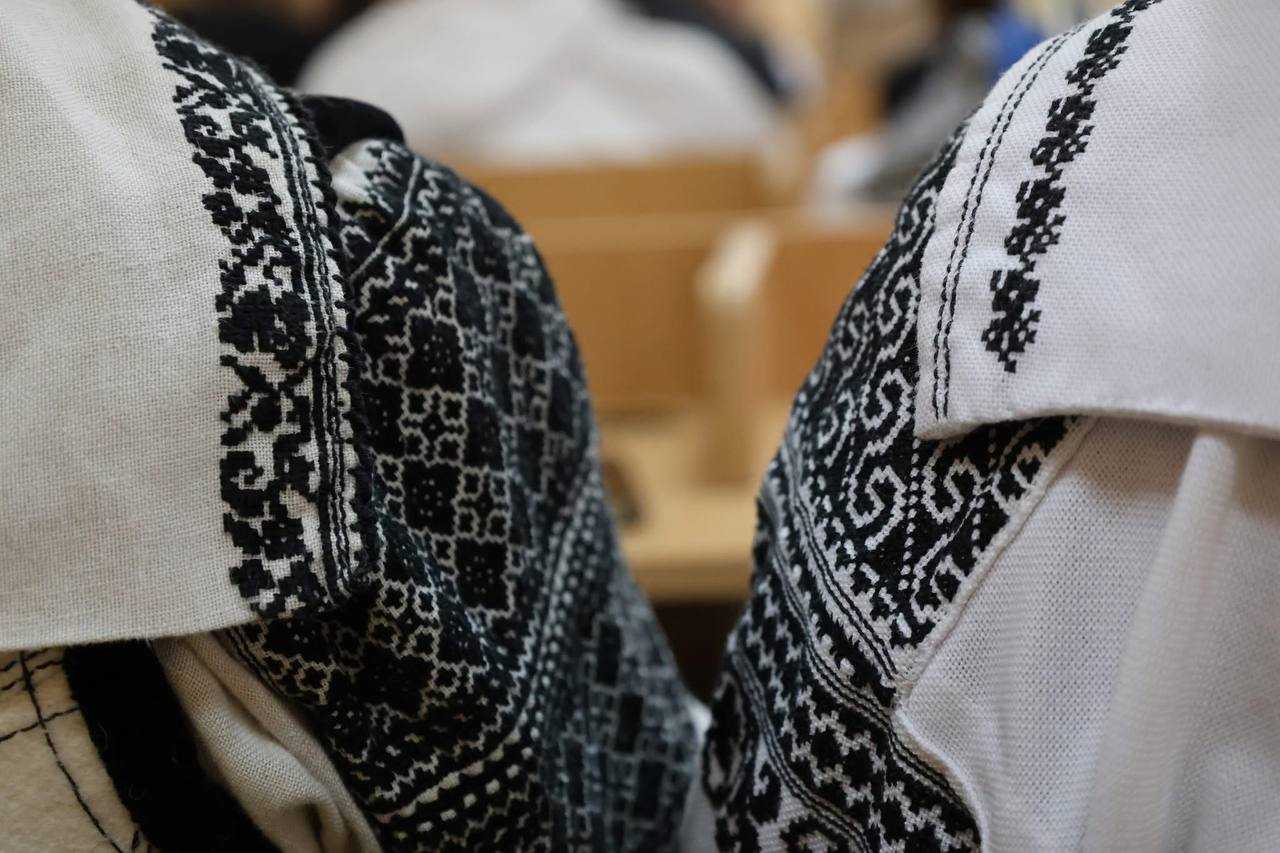 Круглий стіл фестивалю «При Майстрах якось легше. Вони — як Атланти» у Шептицькому об’єднав митців з усієї України