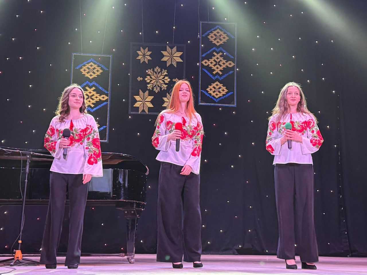 13 840 гривень зібрали для наших захисників під час концерту у народному домі!