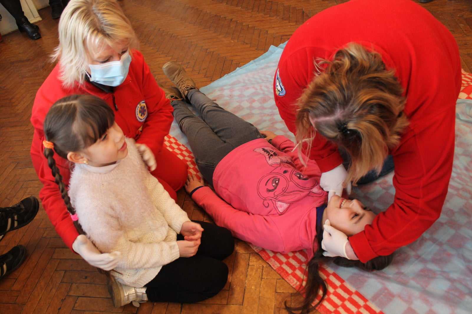 «Наші герої – медики швидкої»