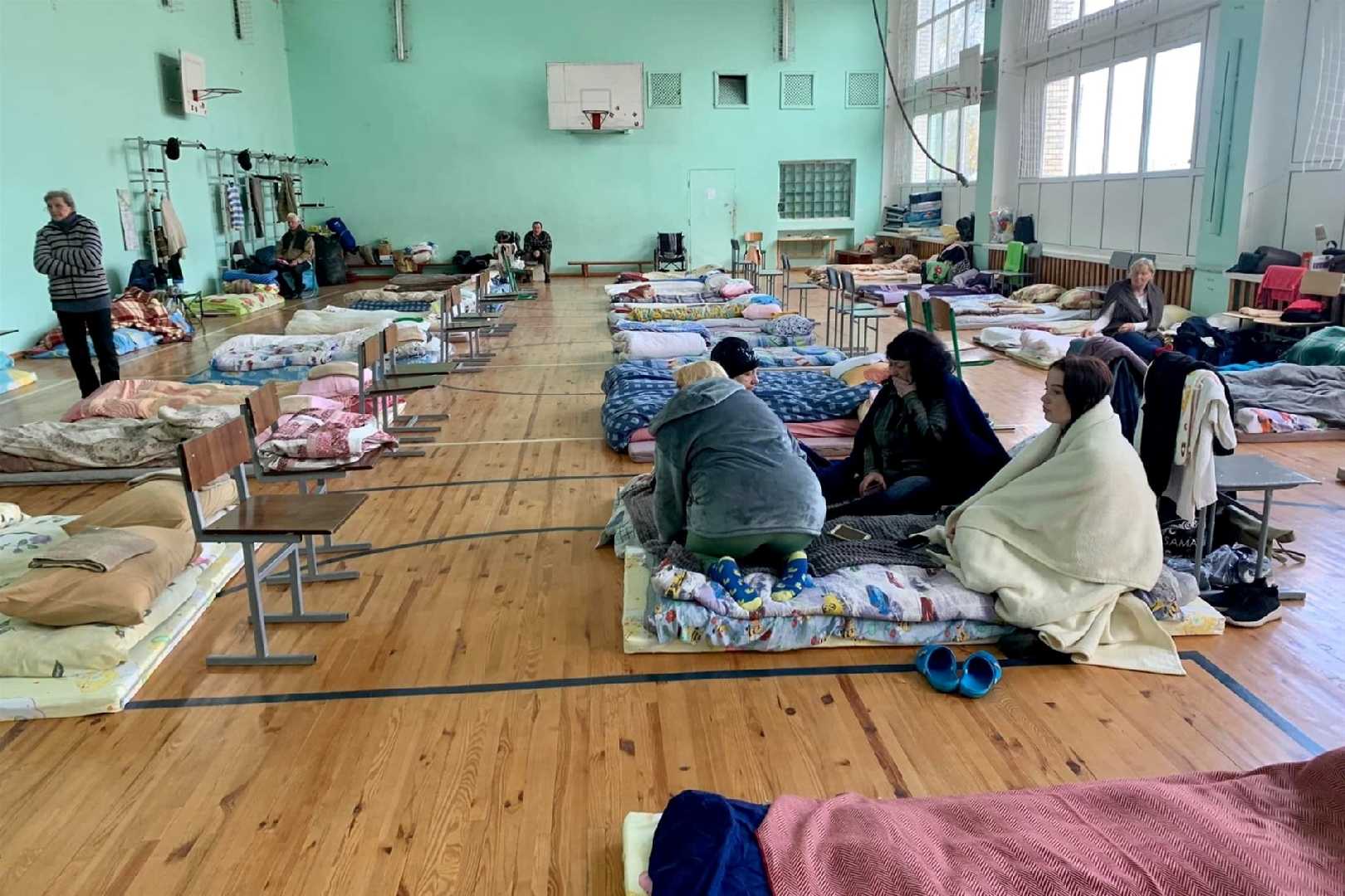 Червоноград – тимчасовий дім для переселенців: «Нас годують, не мерзнемо, а головне – ми в безпеці»