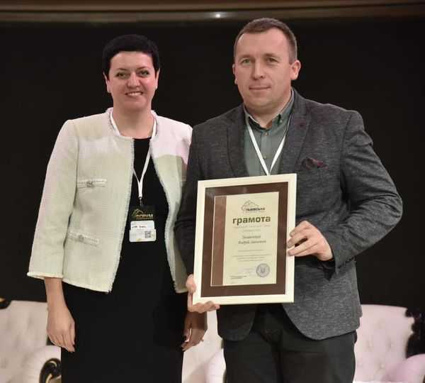 Подяку Львівської обласної ради отримав Червоноградський міський голова Андрій Залівський.