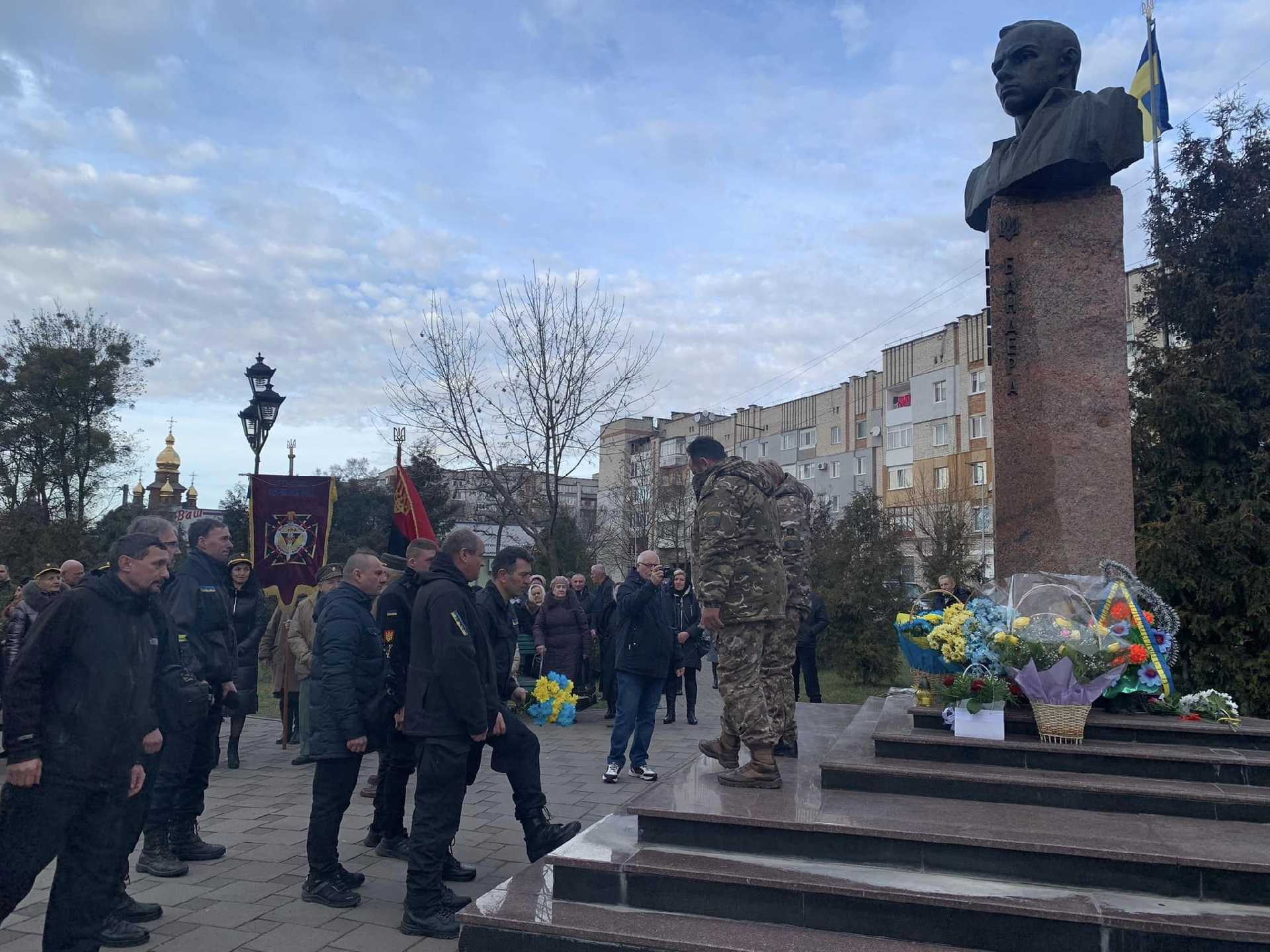 Червоноградці вшанували пам'ять провідника ОУН Степана Бандери.