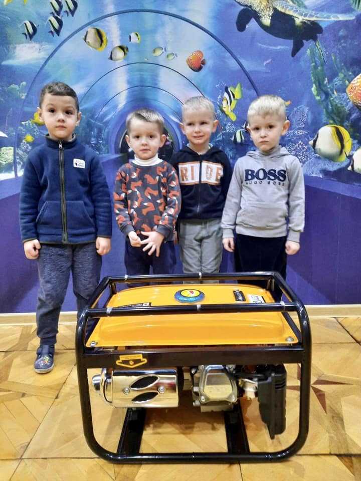 Спільними зусиллями переборемо труднощі.