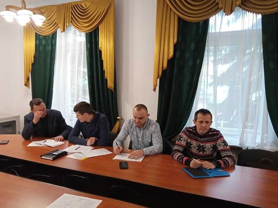 В Червоноградській районній державній адміністрації відбулося засідання робочої групи з питань проведення заходів декомунізації на територіях Червоноградського району.