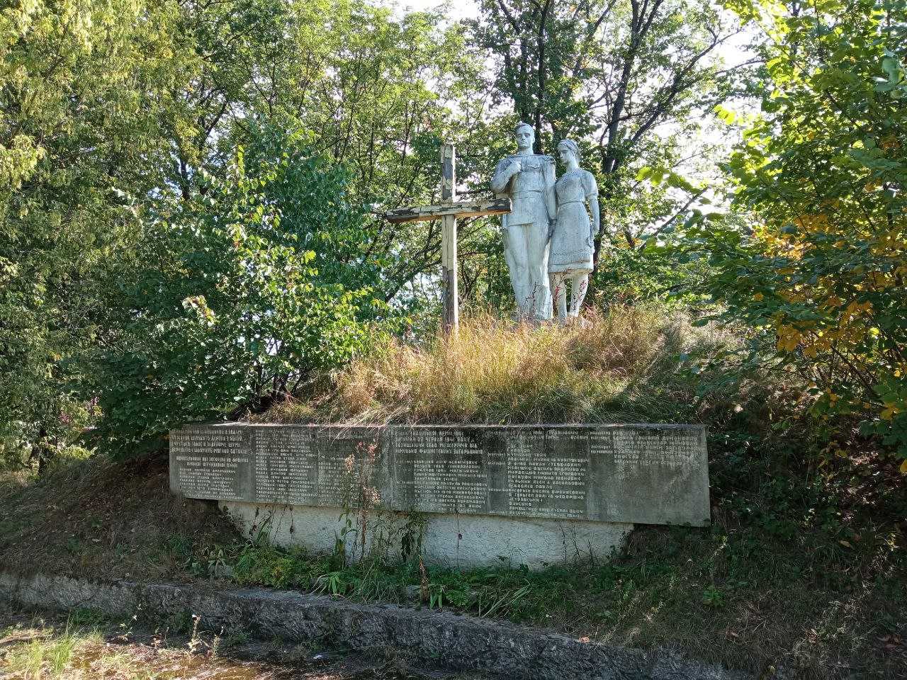 Громадські слухання в Межиріччі: мешканці висловились за демонтаж радянського монументу